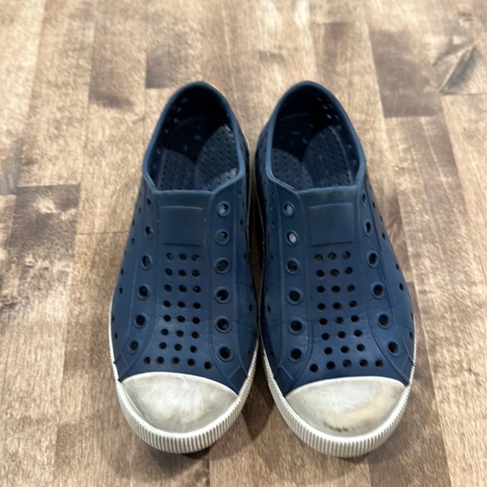 Native-style navy kids play shoe